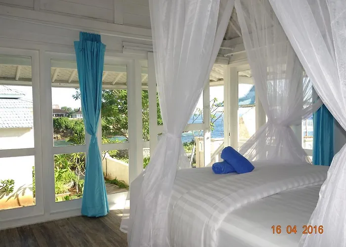 Cliff Park 3*